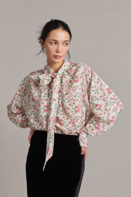silk-shirt-flowers-pussybow