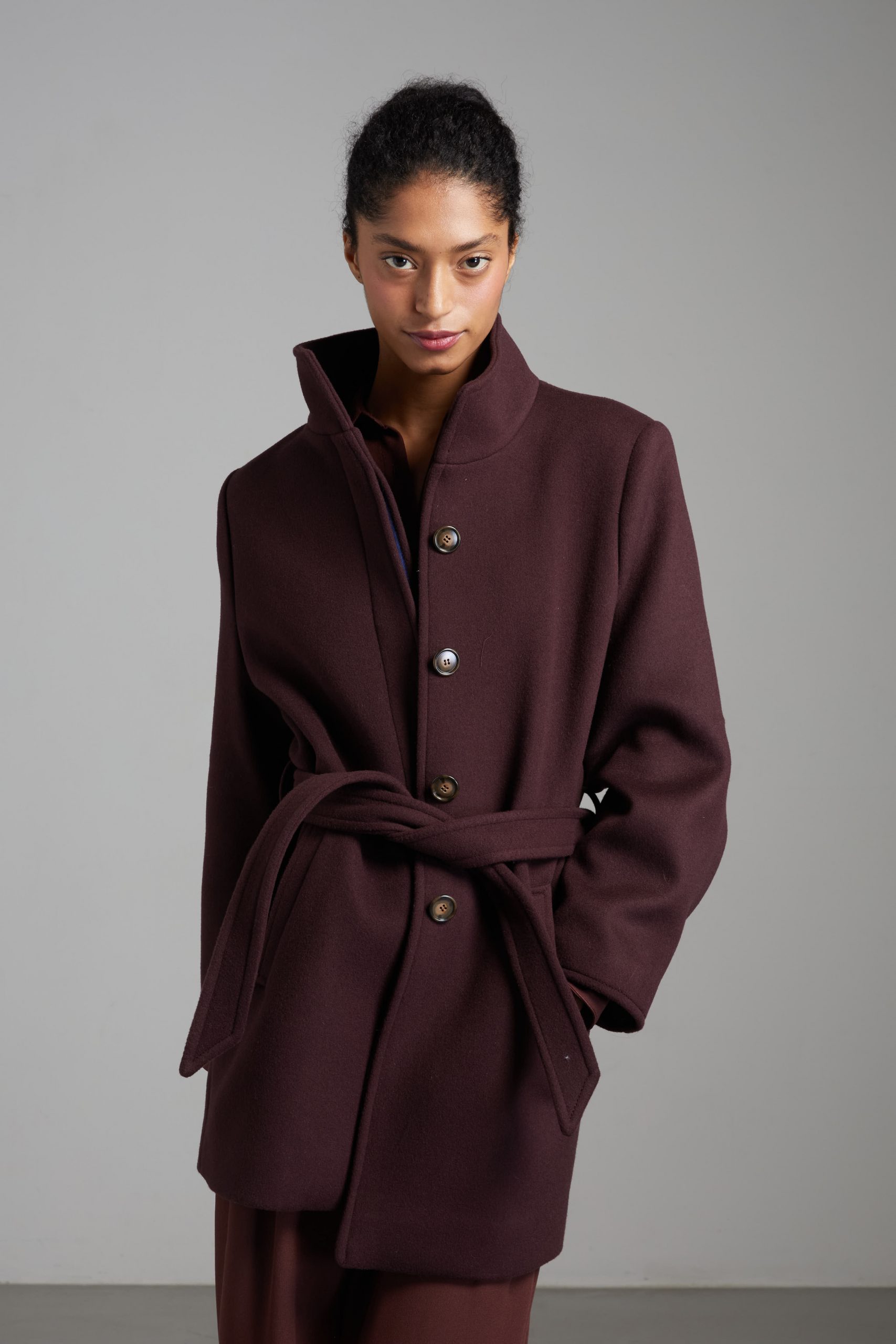 giaccone_in_lana_marrone_carla_saibene