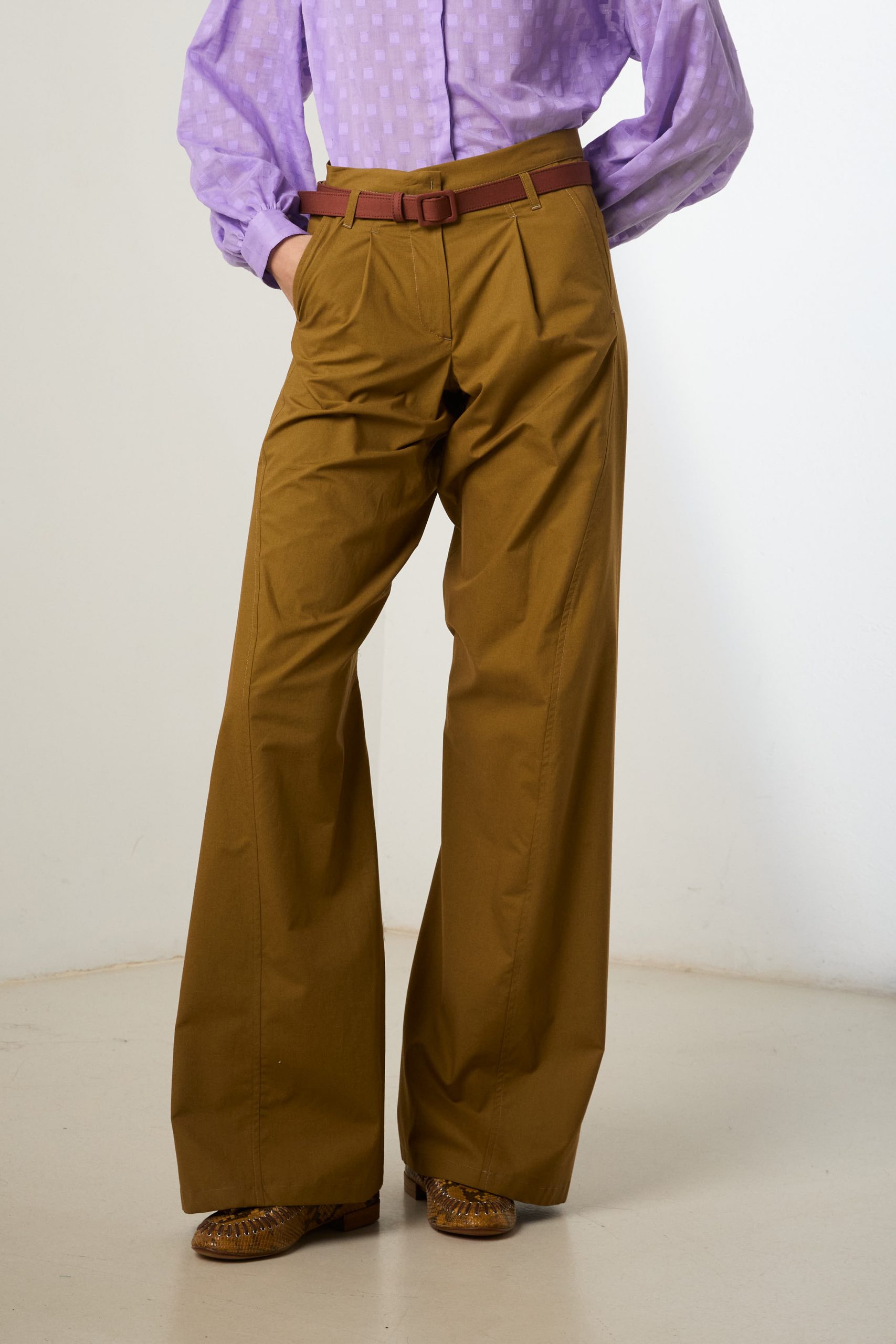 pantaloni_in_cotone_cachi