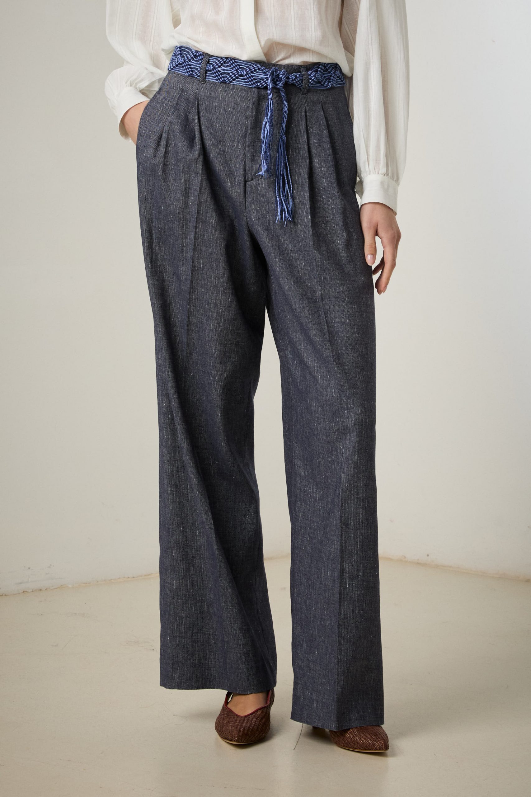 pantaloni_kate_in_denim_blu