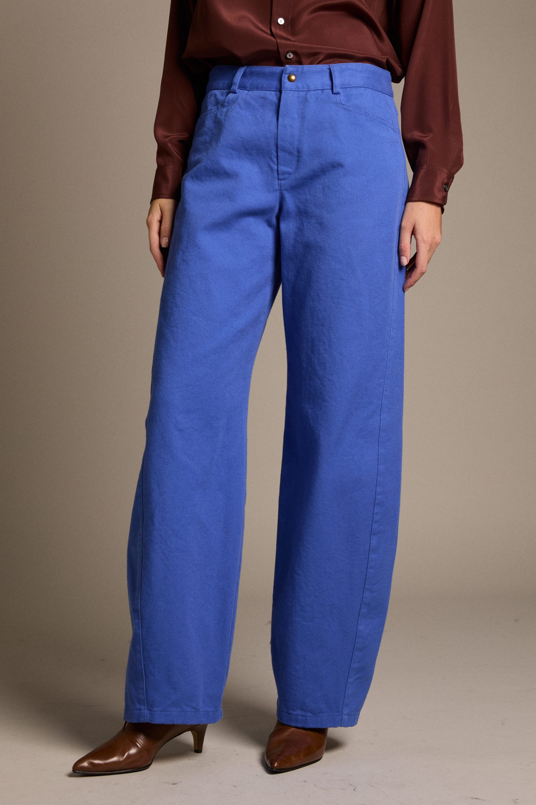 pantaloni_in_denim_indaco