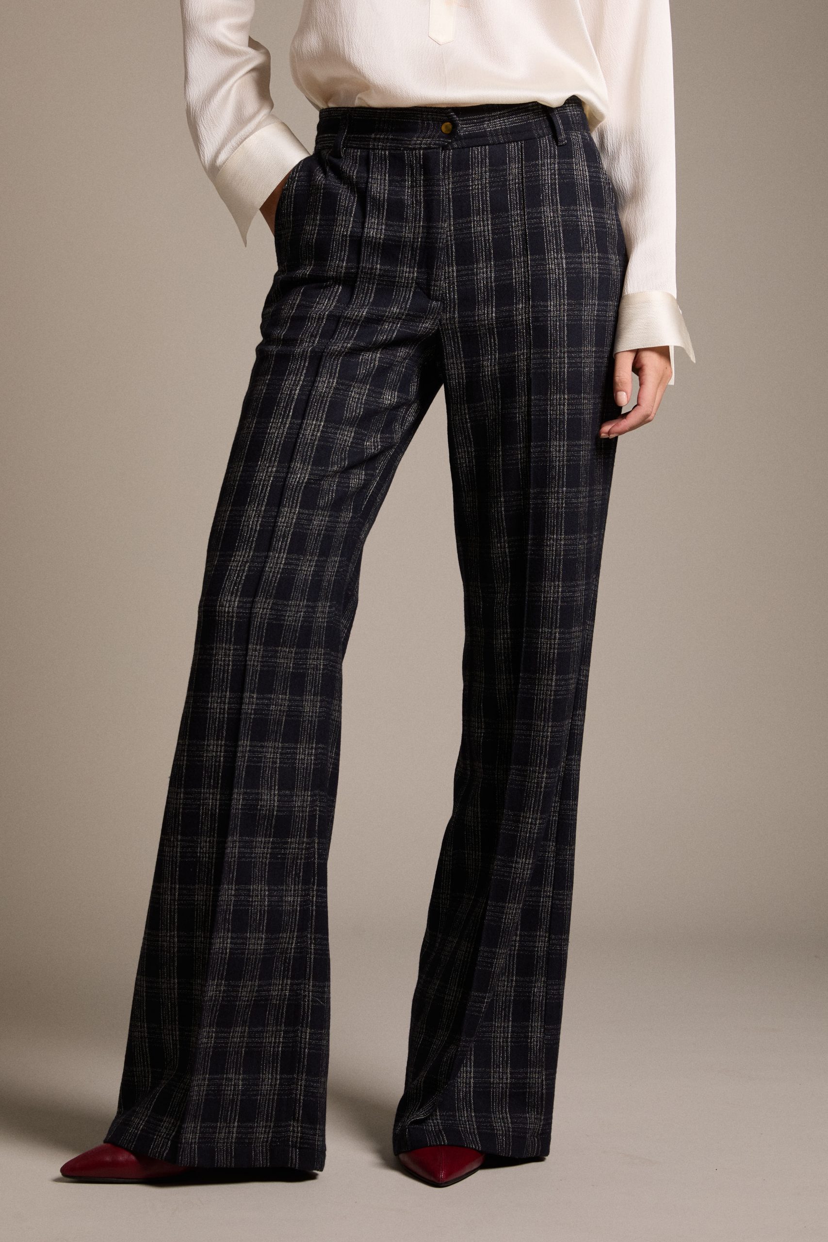 pantaloni_a_quadri_a_zampa_in_lana_blu