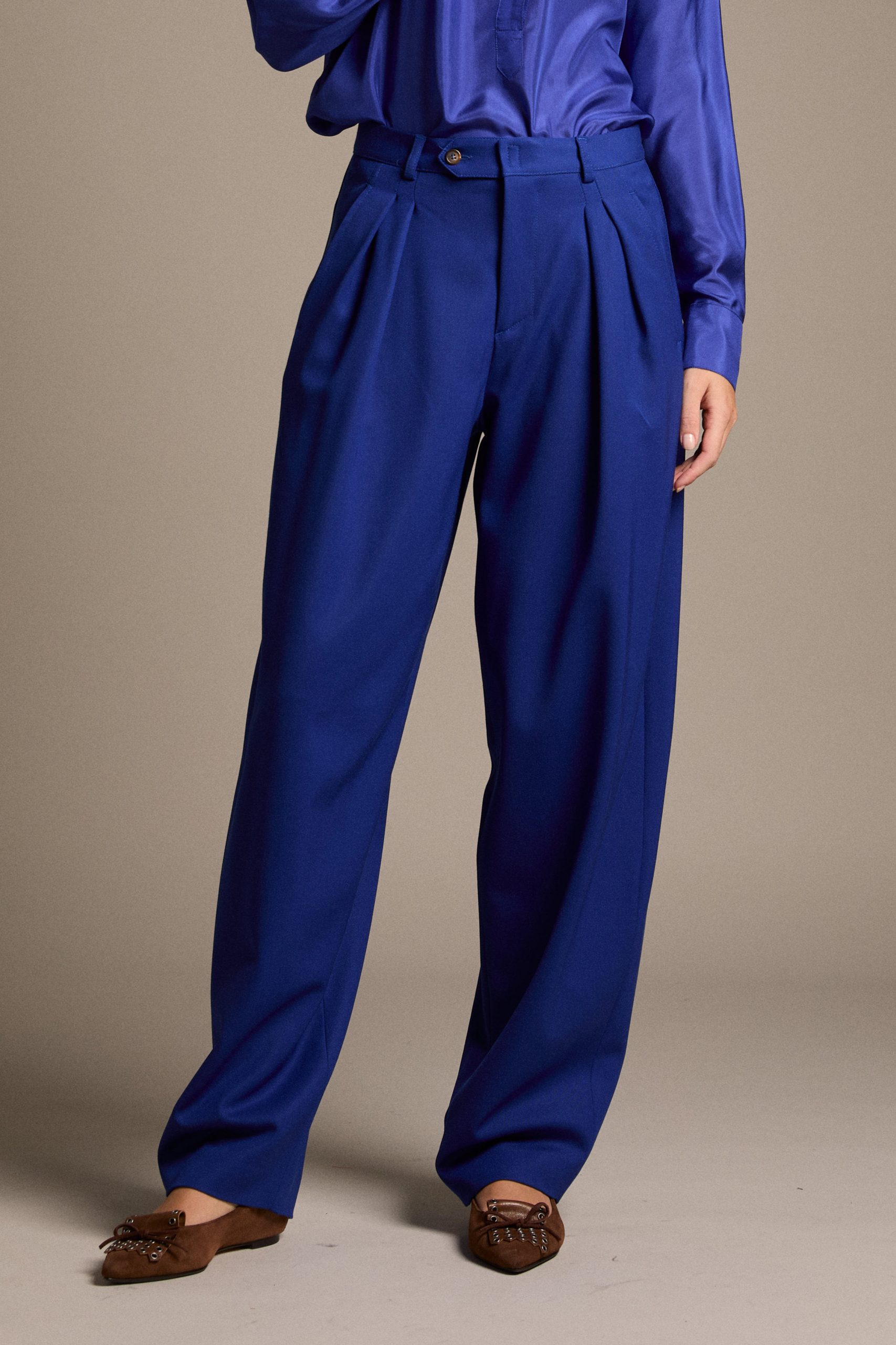 pantaloni_barrel_in_lana_twill_bluette